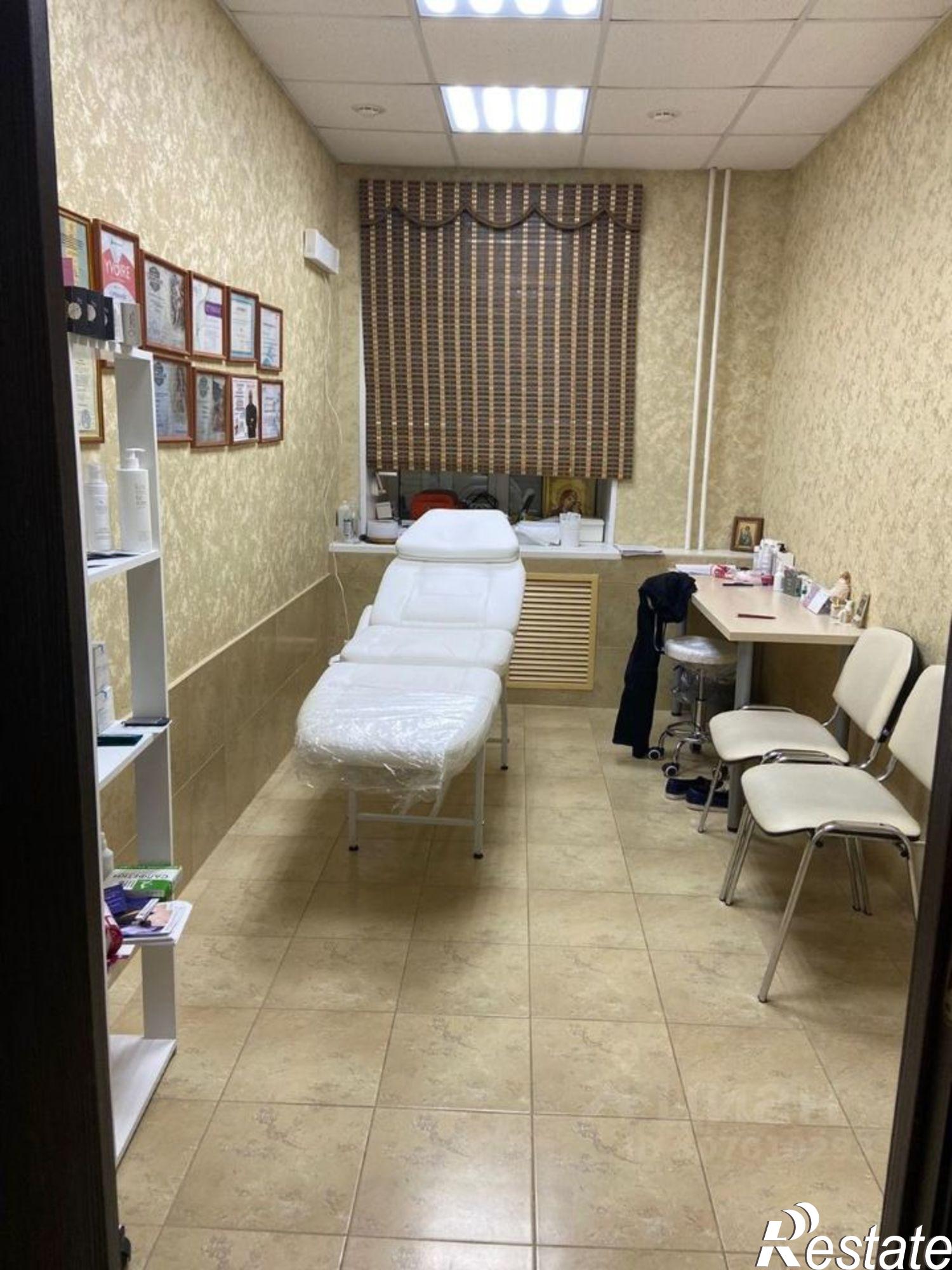 Купить офис, помещение под офис за 13 340 100 рублей на улица Барышникова, 71