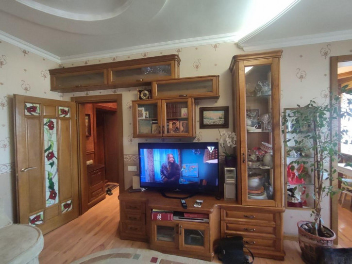 2-комн квартира Челюскинцев, 32