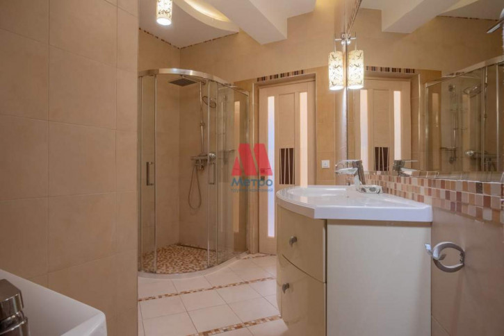 3-комн квартира Которосльная набережная, д.54