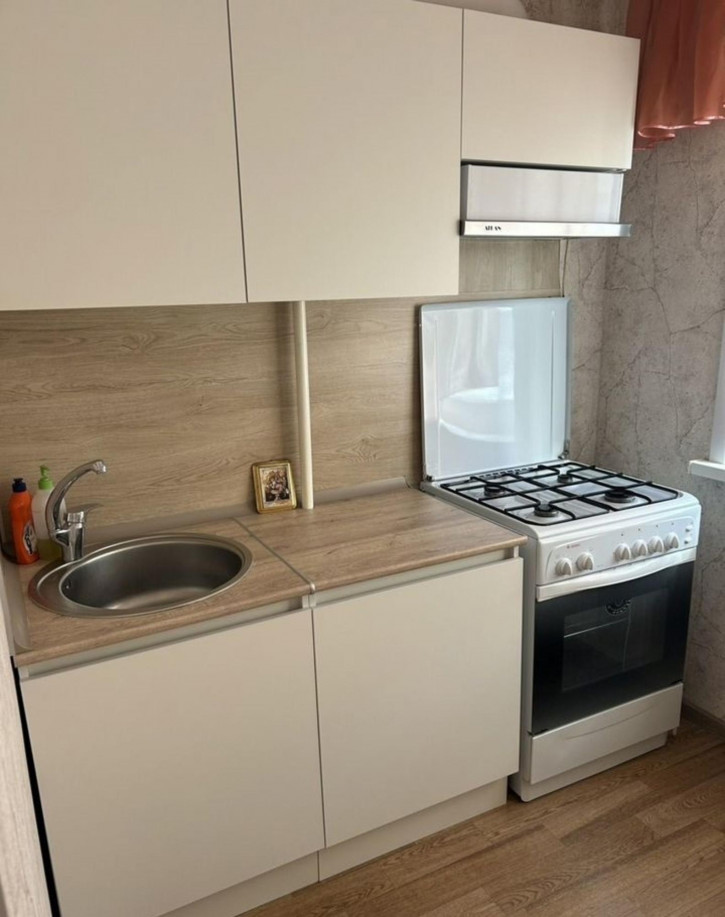 2-комн квартира Карла Маркса проспект, 270