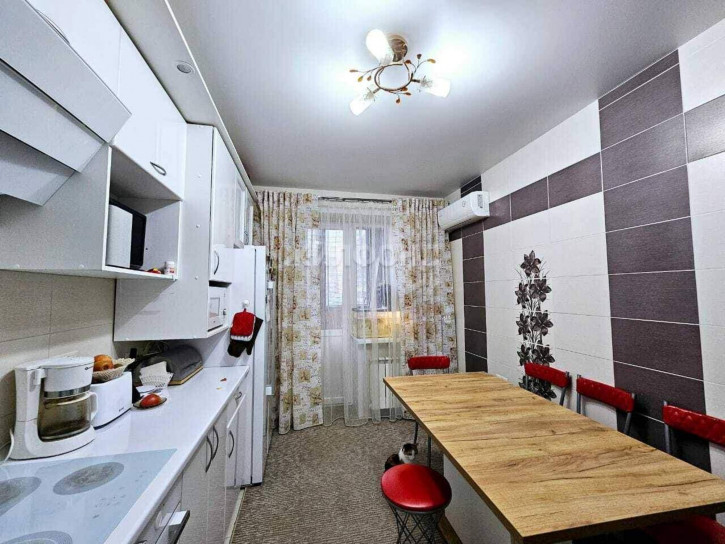 3-комн квартира Ворошилова улица, д.1г