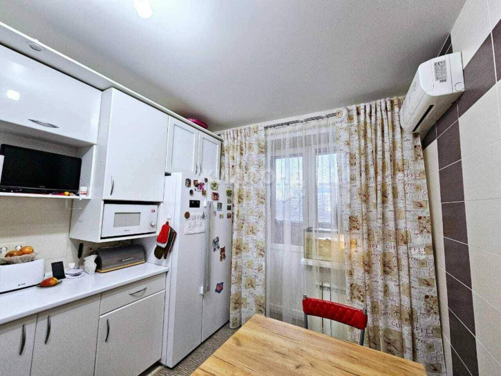 3-комн квартира Ворошилова улица, д.1г