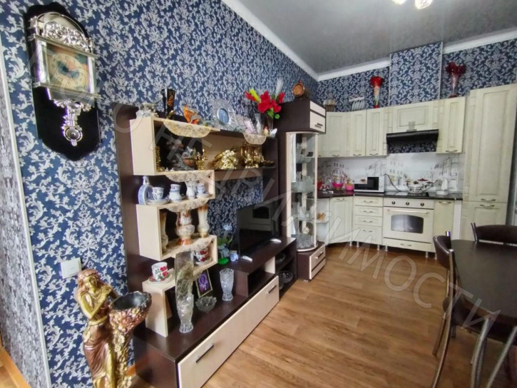 2-комн квартира Красина ул, 82