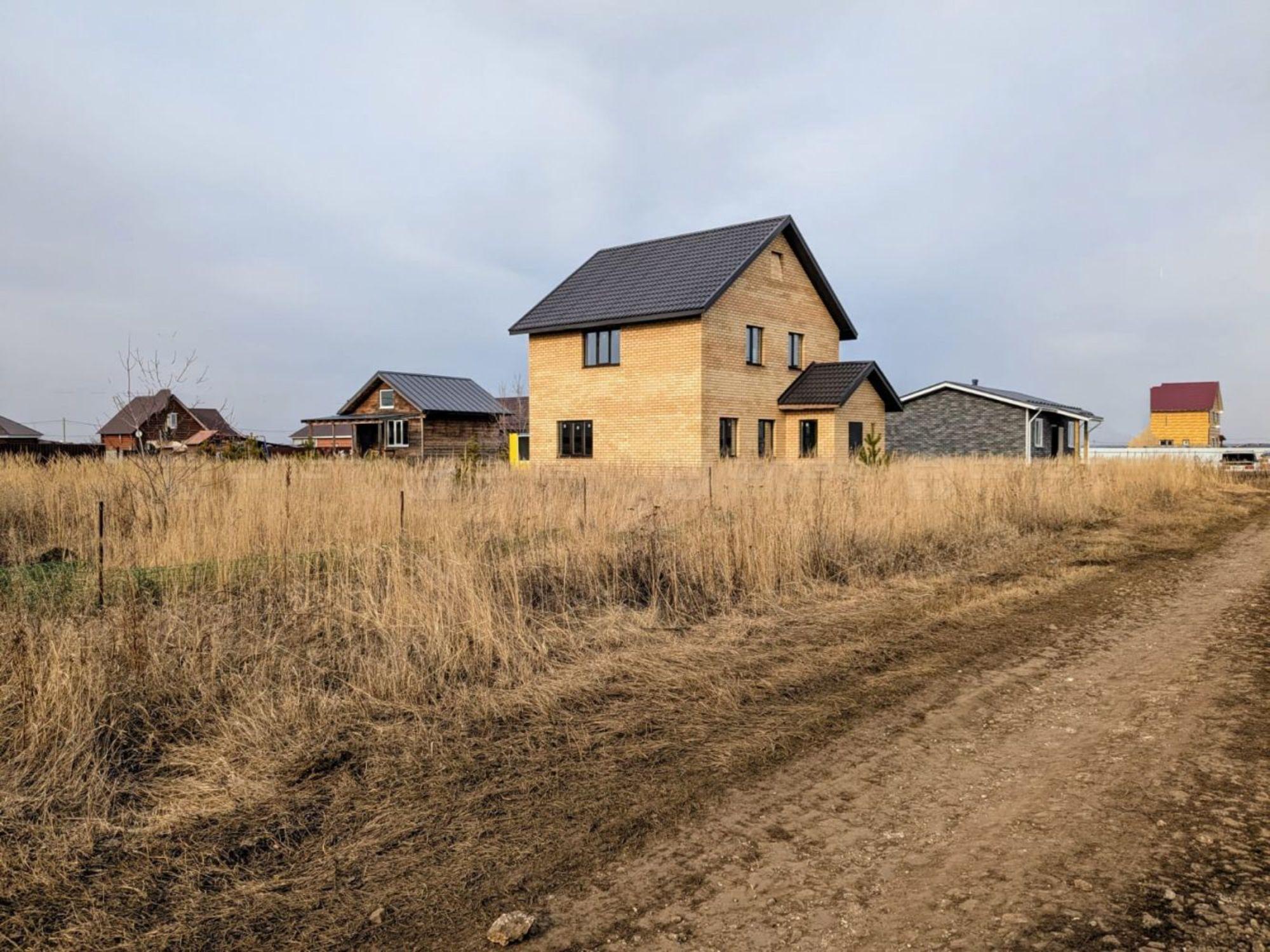 Купить дачу, дом, коттедж за 5 980 000 рублей на ул. Клубничная, дом 3