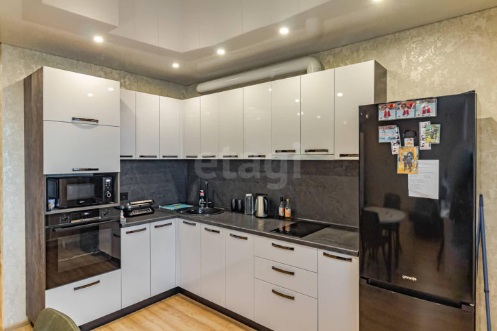 2-комн квартира улица Космонавта Беляева, 32к1