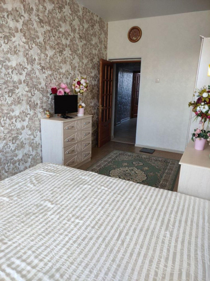 2-комн квартира Меланжевая 1-я ул, 4