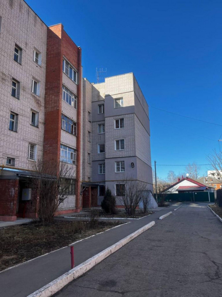 3-комн квартира Победы ул, 63