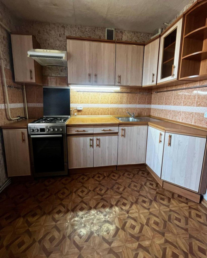 3-комн квартира Победы ул, 63