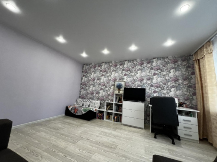 3-комн квартира ул Ефремова, 129