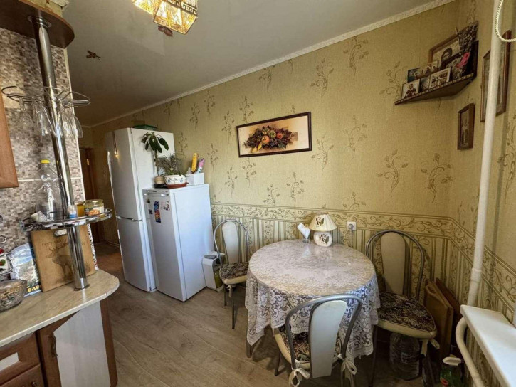 2-комн квартира Маршала Жукова улица, 317