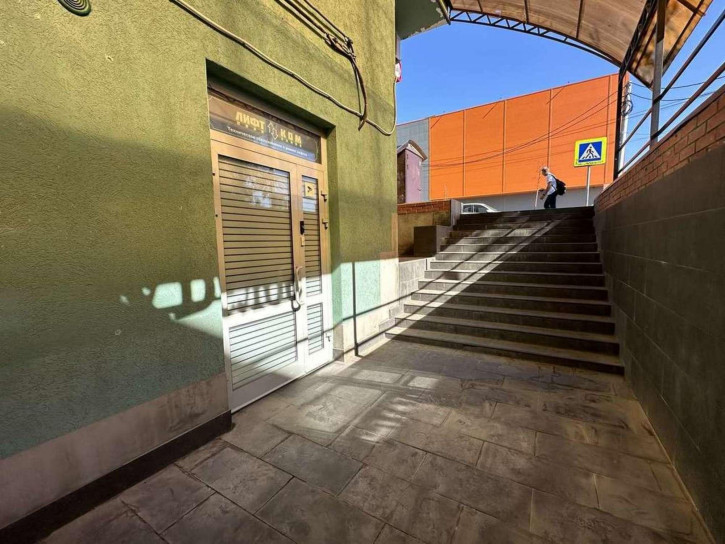 Помещение свободного назначения Дыбенко улица, 27в