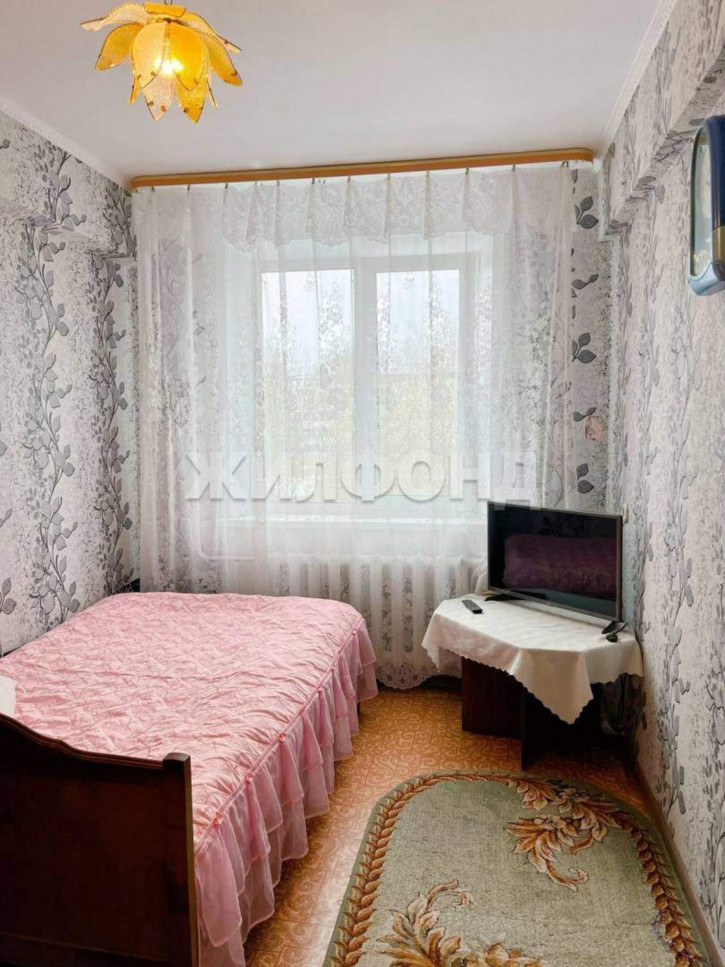 3-комн квартира 13-й микрорайон, д.20