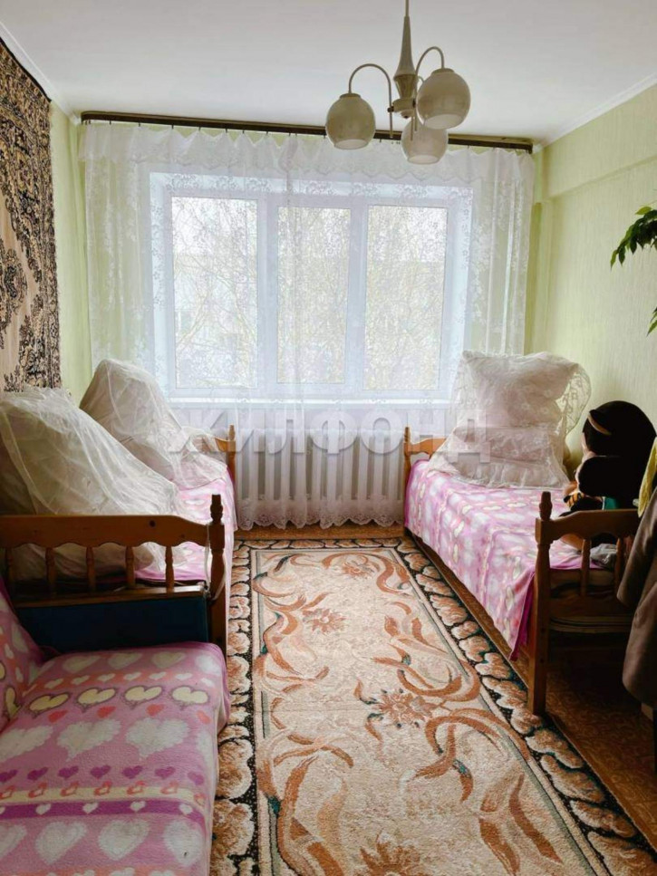 3-комн квартира 13-й микрорайон, д.20