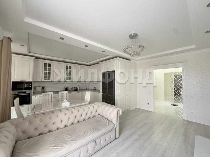 3-комн квартира им. Леонида Лаврова улица, д.4