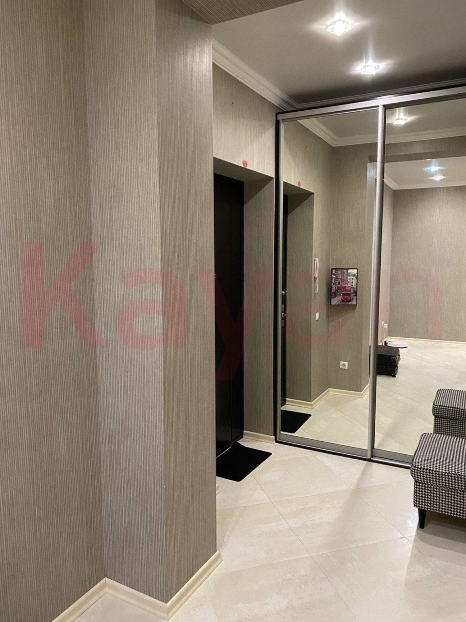Купить квартиру за 10 000 000 рублей на Черкасская ул.