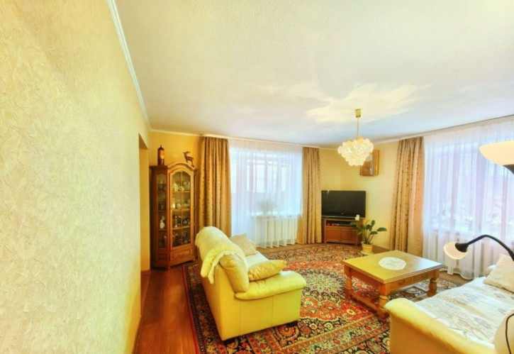 5-комн квартира Новгородская ул, 11