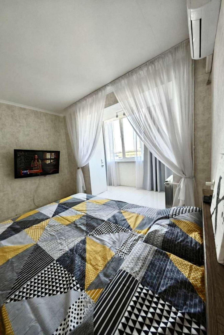 2-комн квартира Победы улица, 165