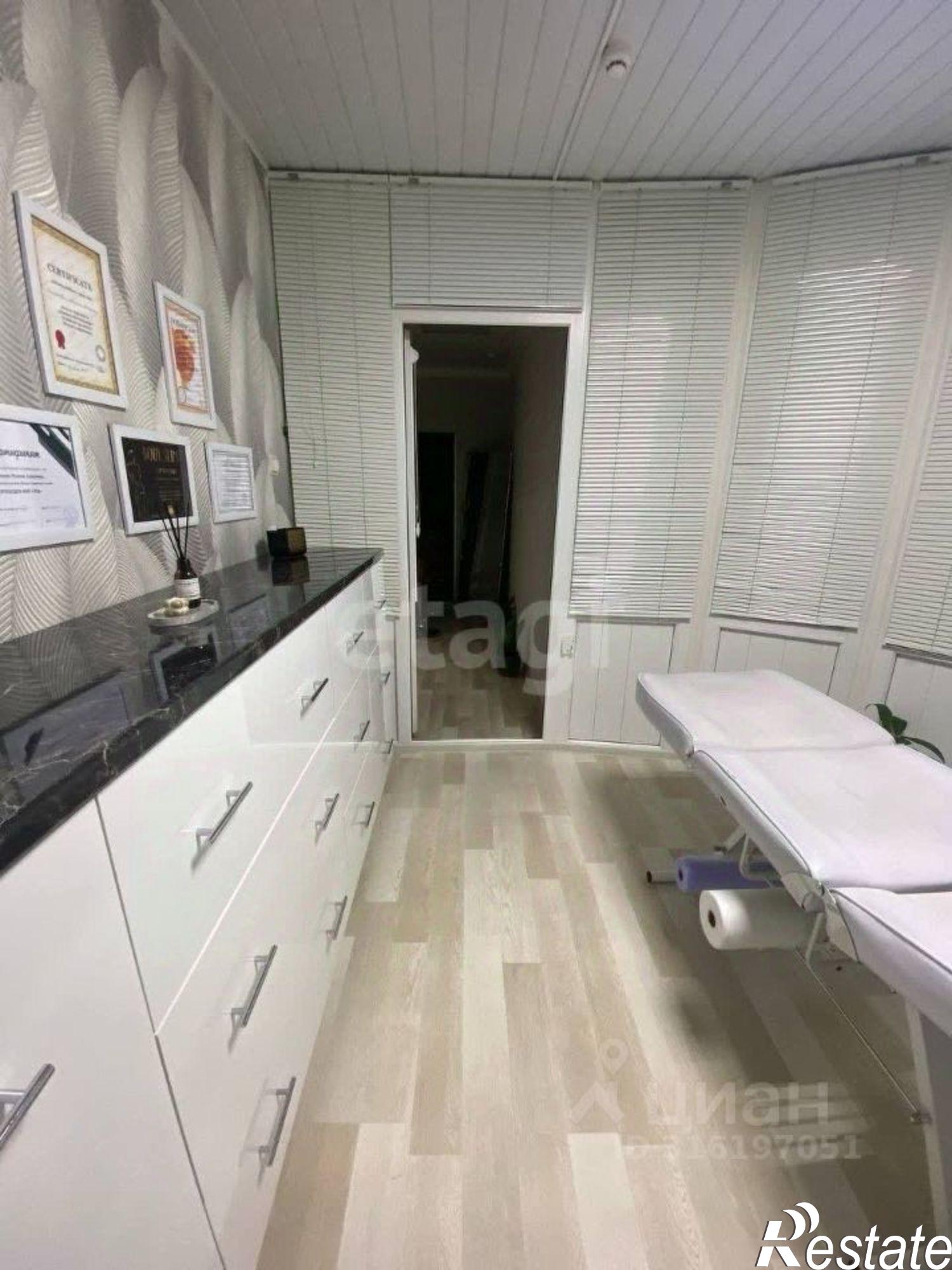 Купить офис, помещение под офис за 14 000 100 рублей на улица Циолковского, 36