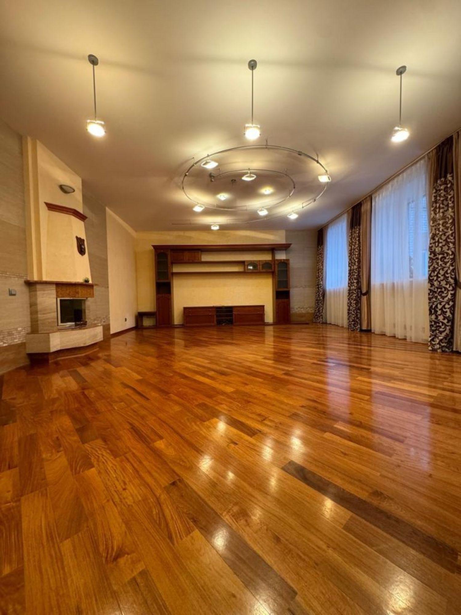 Купить квартиру за 19 900 000 рублей на Любецкая ул, 42