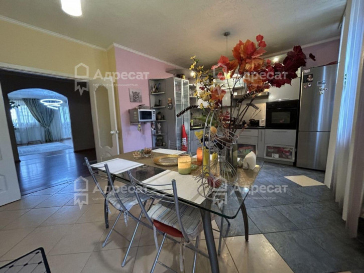 4-комн квартира ул. 50 лет Октября,  д.30