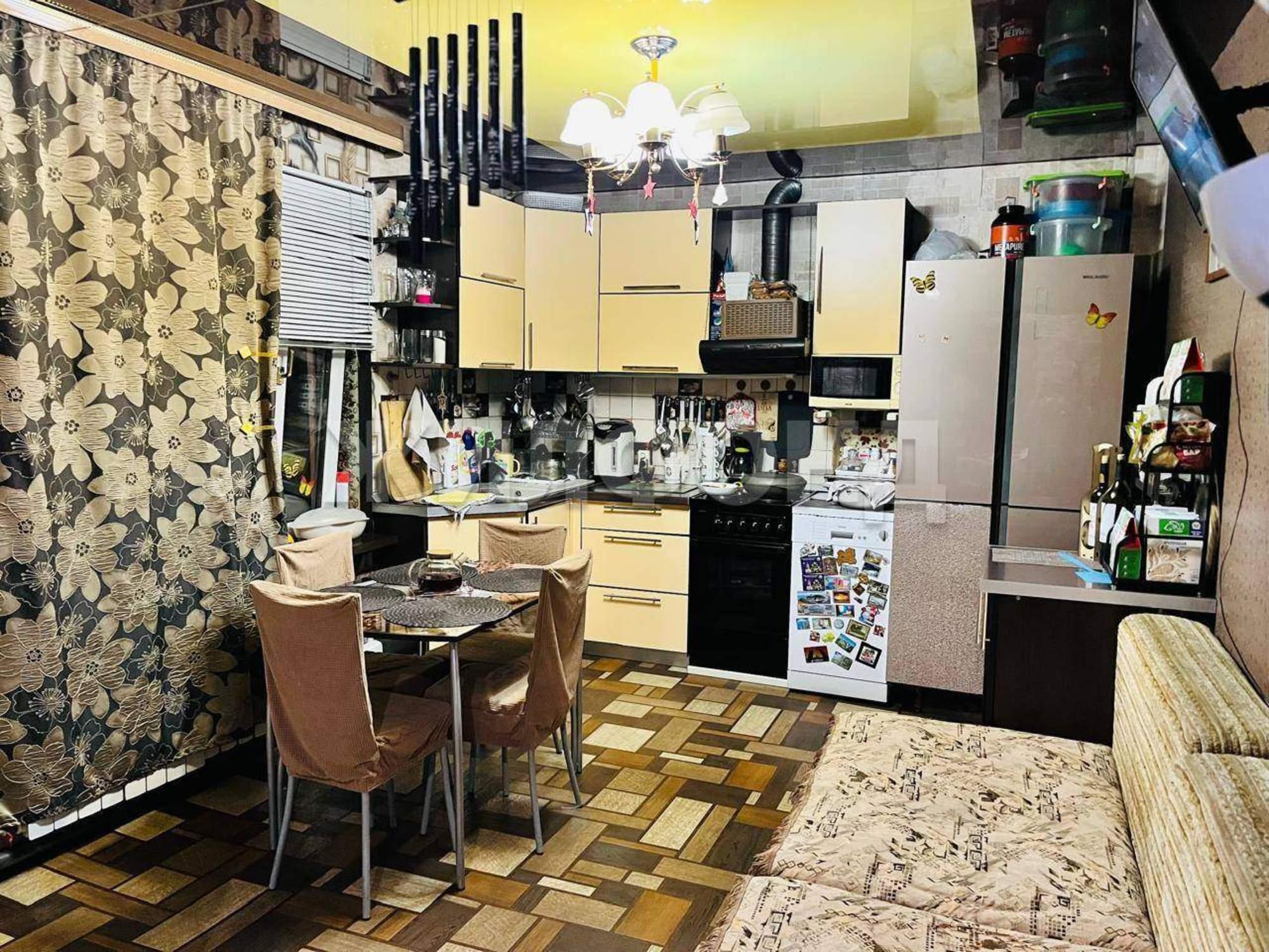 Купить дачу, дом, коттедж за 11 000 000 рублей на Весенняя улица