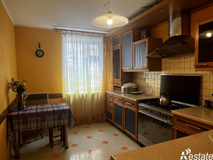 3-комн квартира Галины Прокопенко улица, д.50