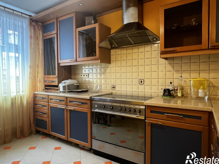 3-комн квартира Галины Прокопенко улица, д.50