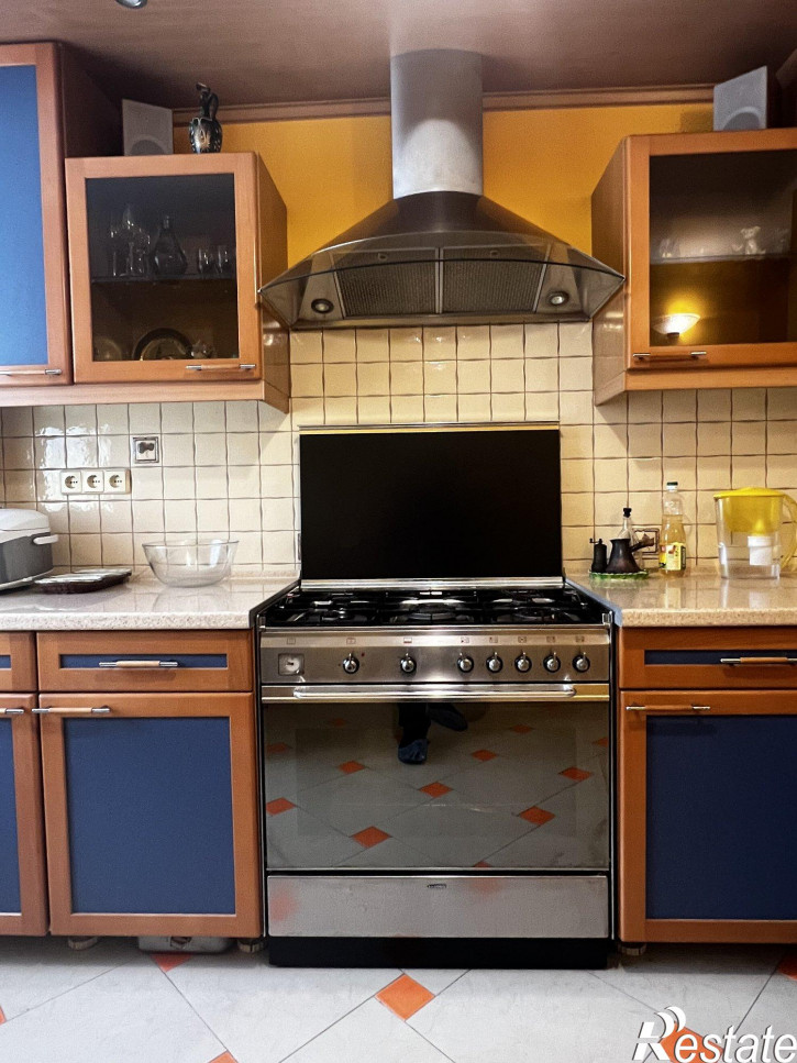 3-комн квартира Галины Прокопенко улица, д.50