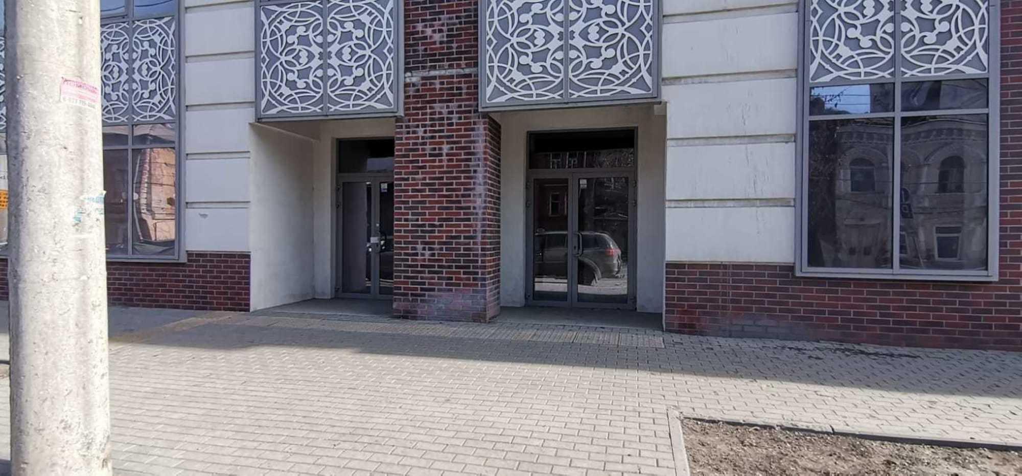 Сдать торговое помещение за 375 000 рублей на Водников улица, 33