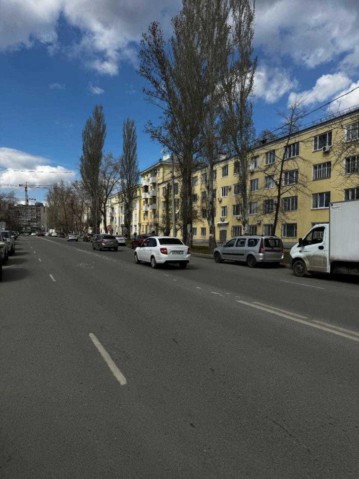 3-комн квартира Урицкого улица, 6