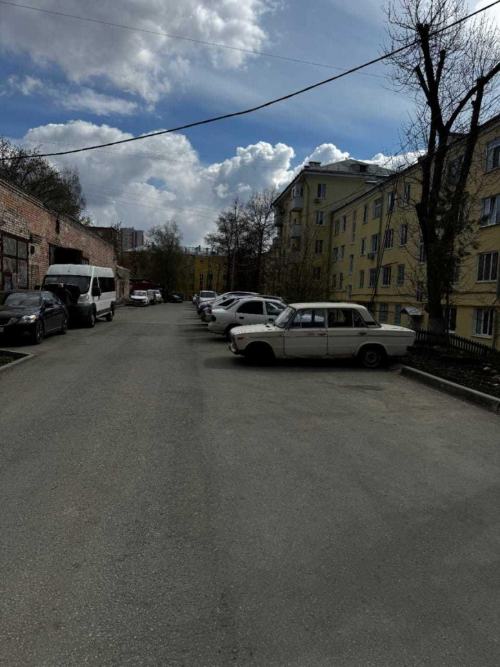3-комн квартира Урицкого улица, 6