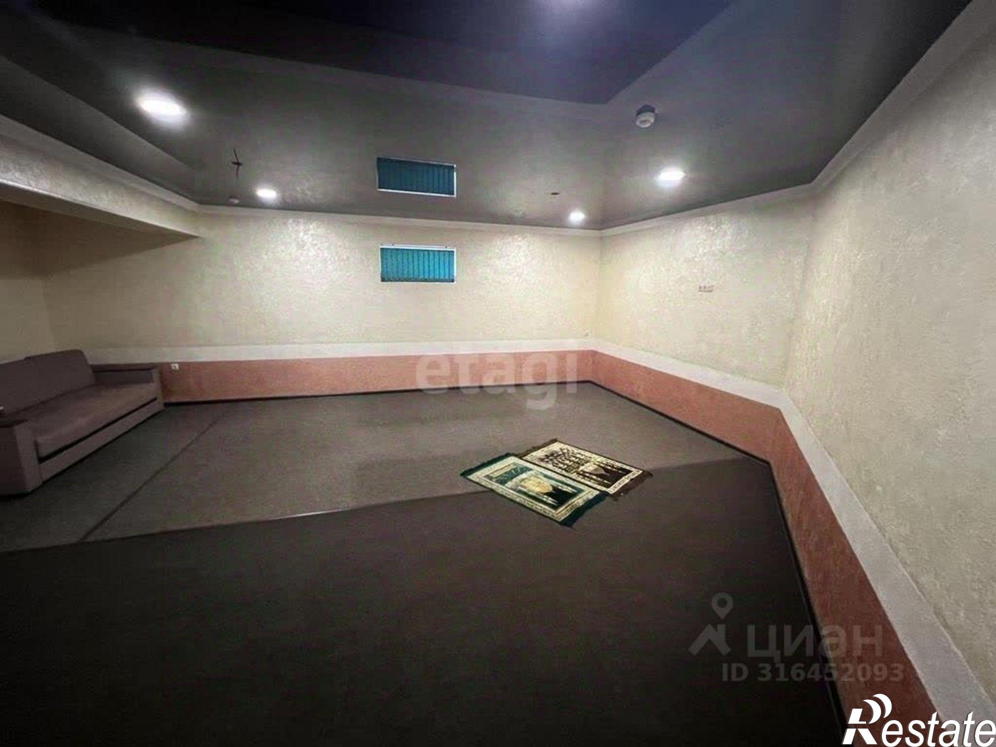 Купить офис, помещение под офис за 13 500 100 рублей на 1 мкр, Кайсына Кулиева,20