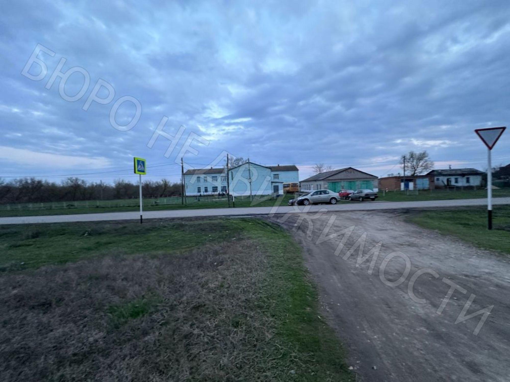 Купить землю, земельный участок за 200 000 рублей на Школьная, 26