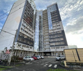 8-комн, 240кв м, этаж 17/17 им. Стасова ул, 10
