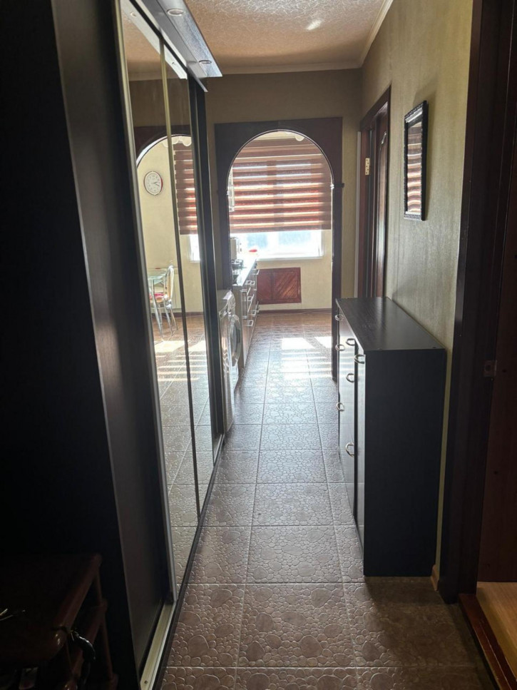 3-комн квартира Горького улица, 52