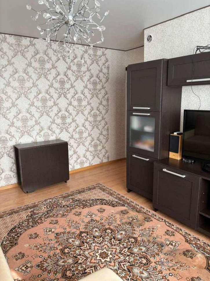 3-комн квартира Горького улица, 52