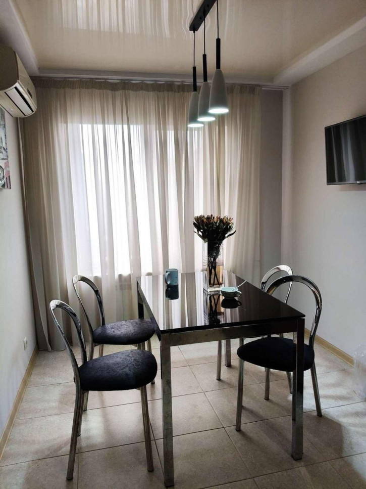 3-комн квартира Славы проспект, 39