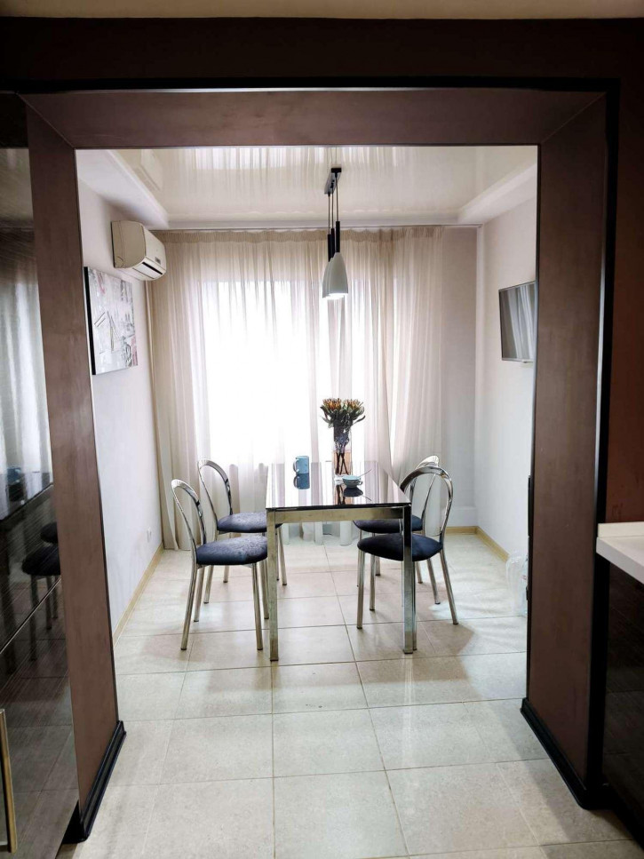 3-комн квартира Славы проспект, 39