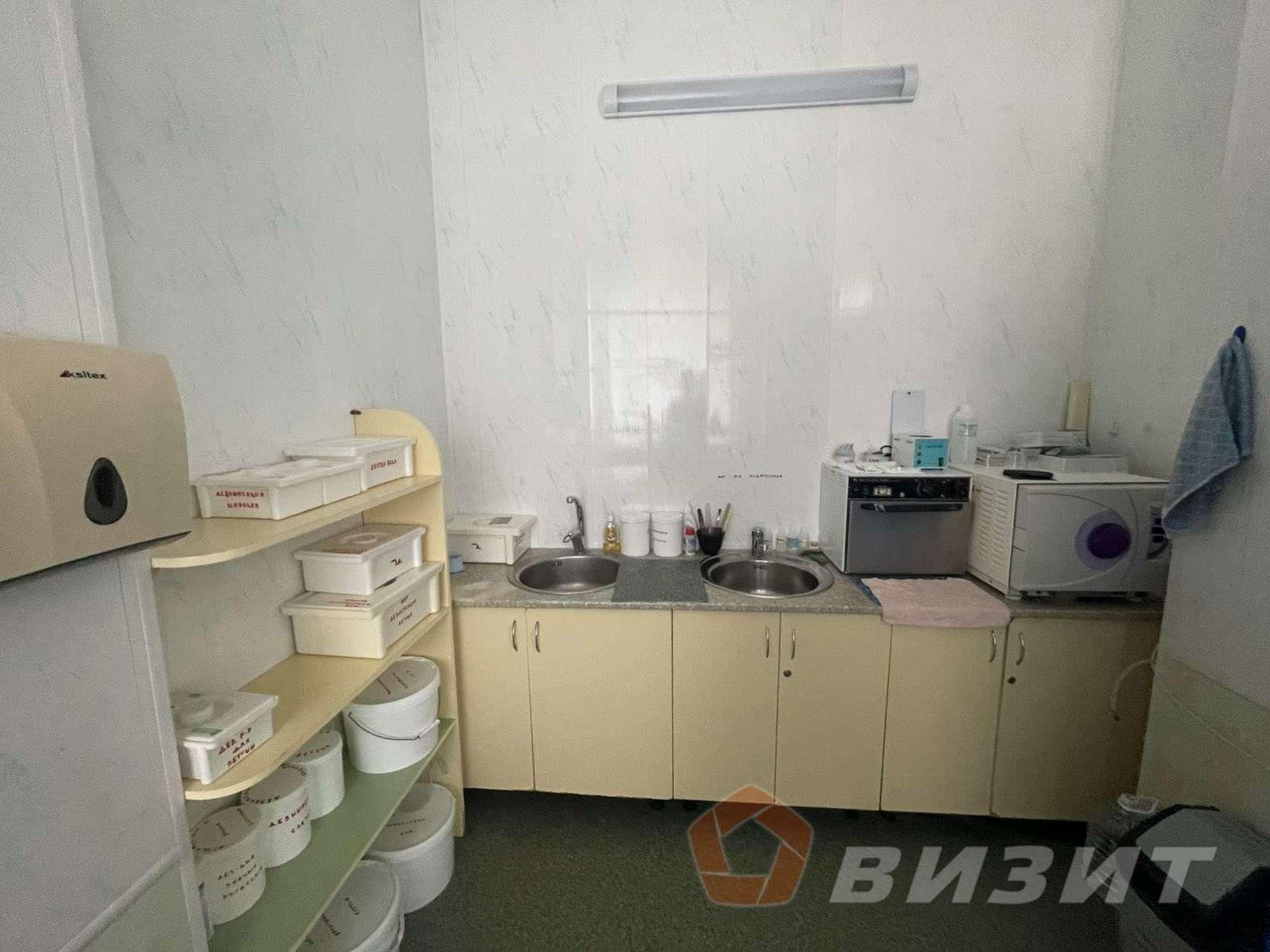 Купить торговое помещение за 30 000 000 рублей на Металлургов проспект, 35