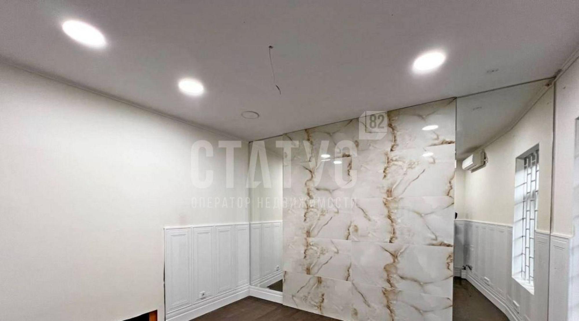 Сдать торговое помещение за 200 000 рублей на Чехова ул, 2