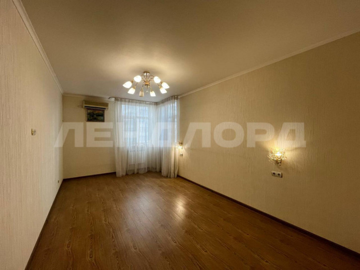 2-комн квартира улица Максима Горького, 13/56