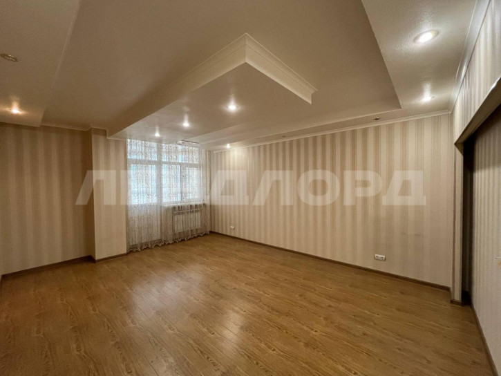 2-комн квартира улица Максима Горького, 13/56