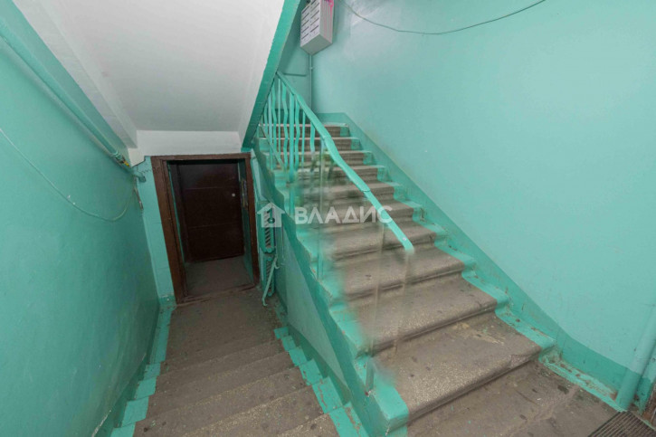 3-комн квартира улица Лакина