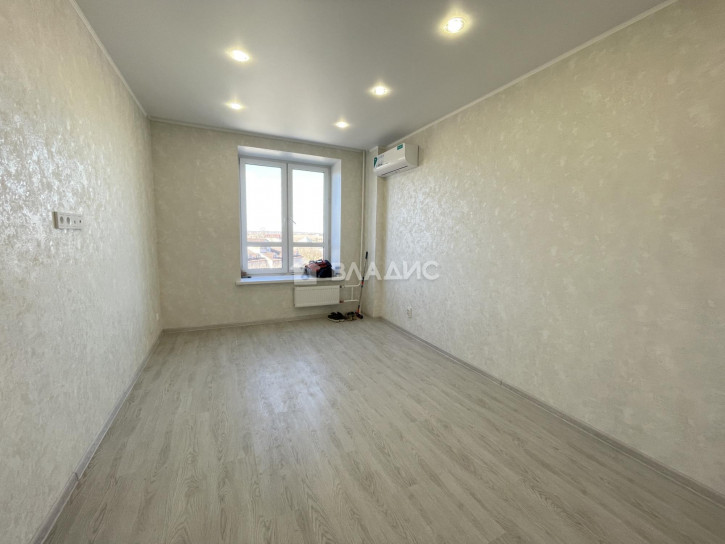 3-комн квартира улица Лакина