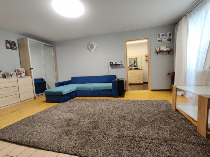 2-комн квартира Домостроителей ул., 55