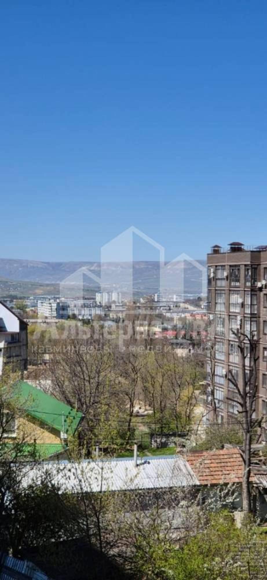 Купить квартиру за 17 000 000 рублей на Декабристов ул.