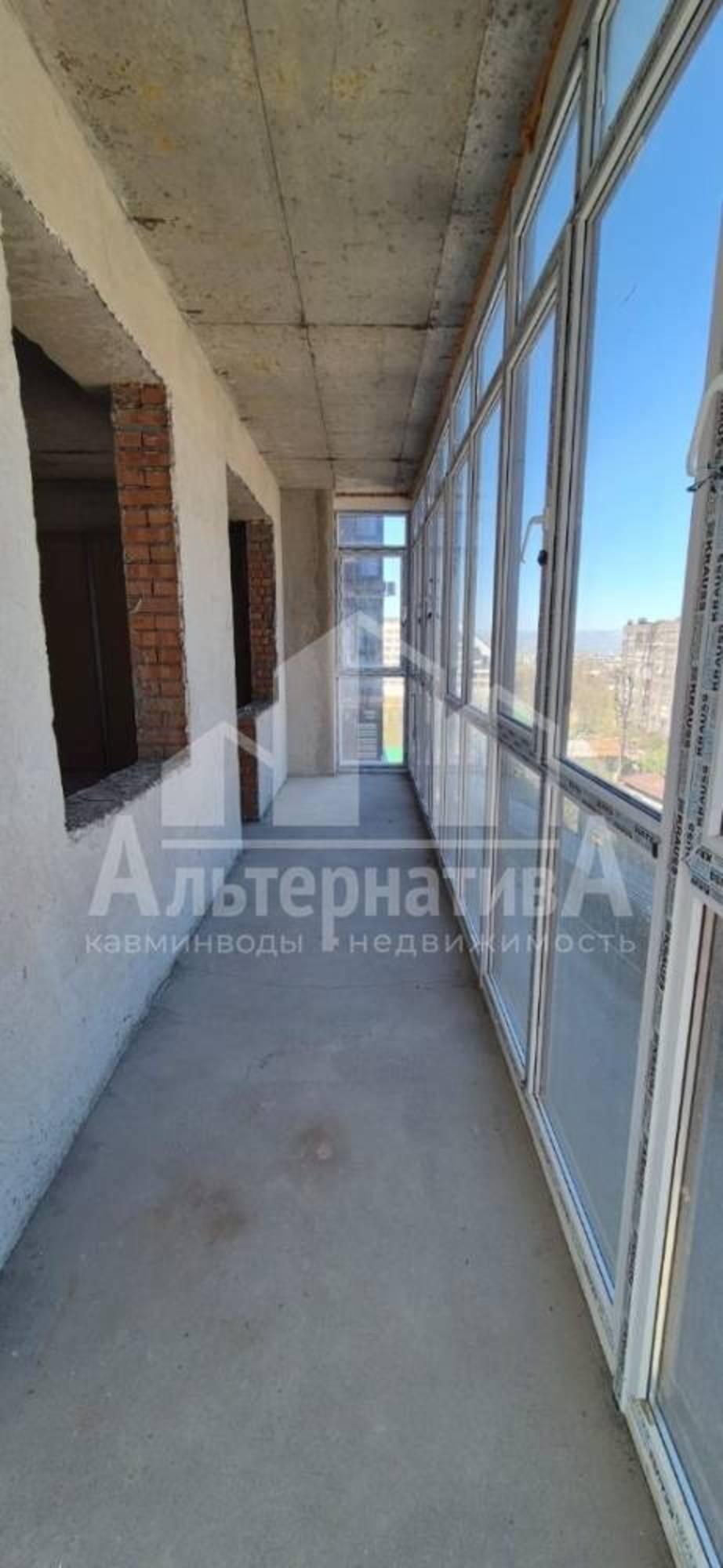 Купить квартиру за 17 000 000 рублей на Декабристов ул.