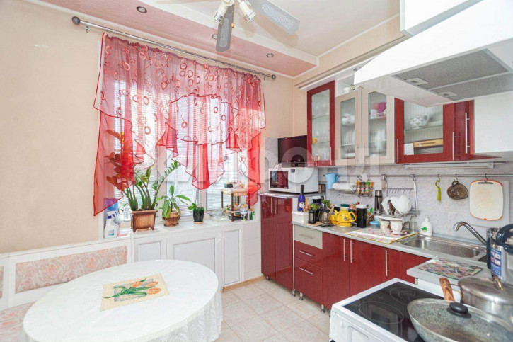 2-комн квартира 40 лет Октября улица, д.3