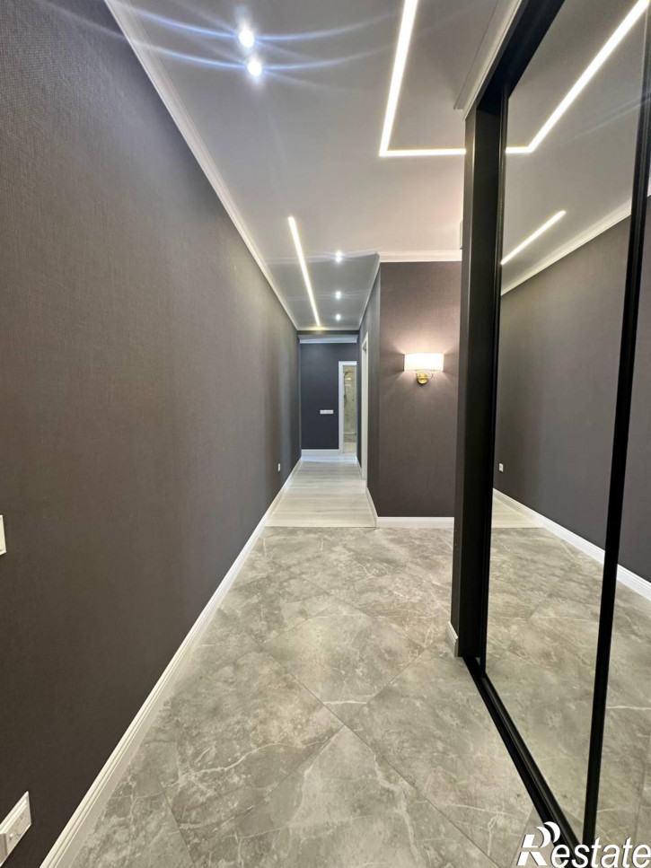 4-комн квартира Семченко ул., 6