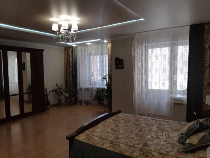 3-комн квартира Урицкого ул, 38